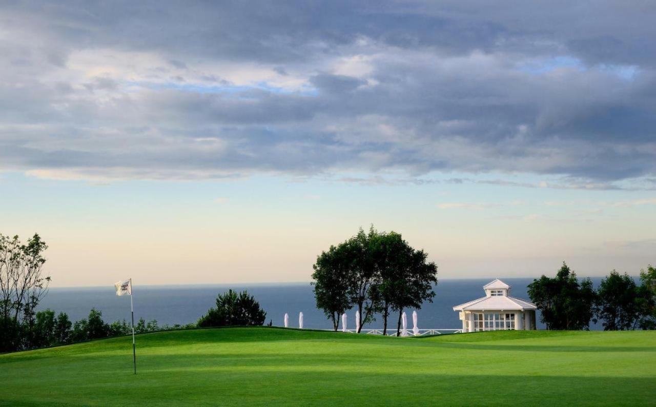 Luxury Lighthouse Golf Villa บัลชิค ภายนอก รูปภาพ